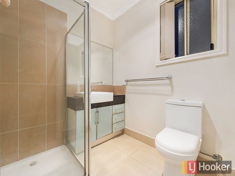 130 Paterson Drive, Lynbrook VIC 3975