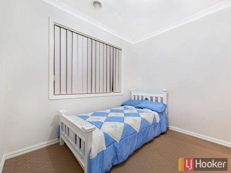 130 Paterson Drive, Lynbrook VIC 3975