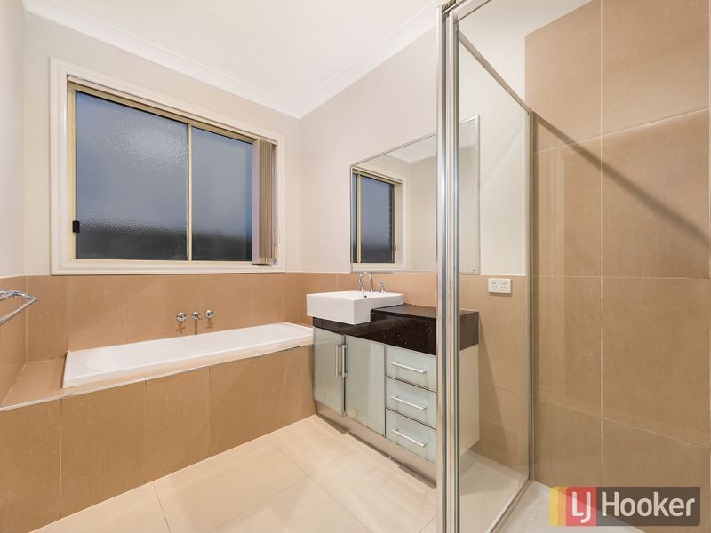 130 Paterson Drive, Lynbrook VIC 3975