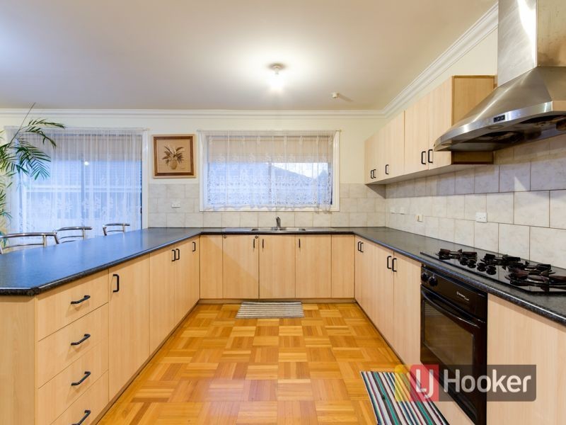 32 Lesley Drive, Hampton Park VIC 3976