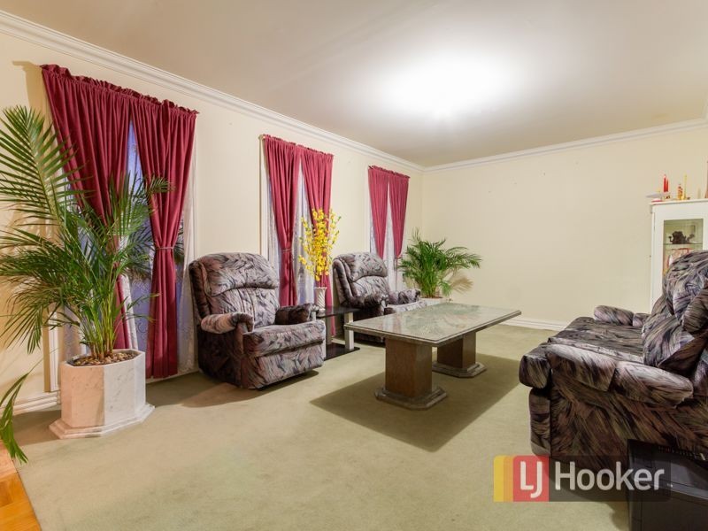 32 Lesley Drive, Hampton Park VIC 3976