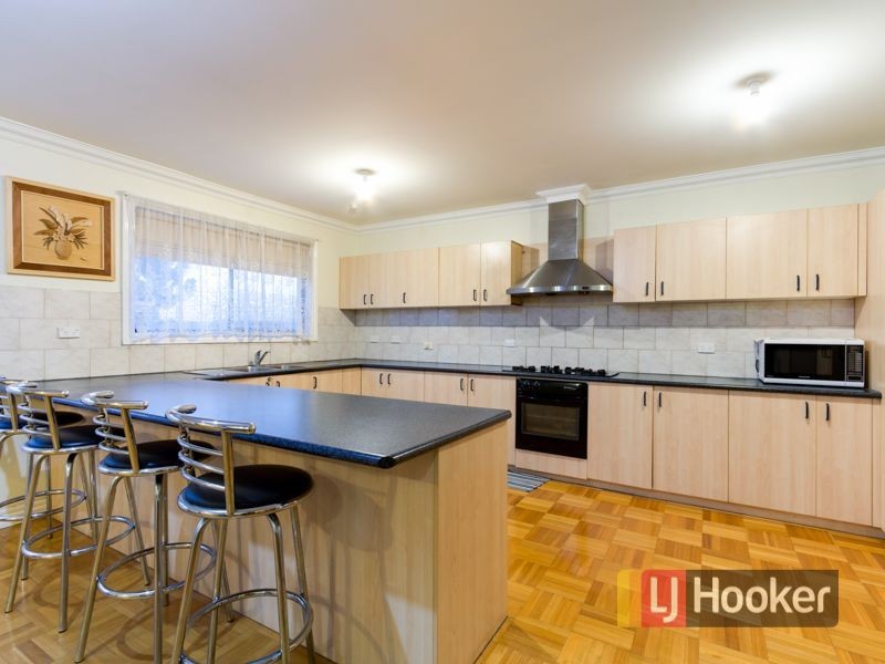32 Lesley Drive, Hampton Park VIC 3976