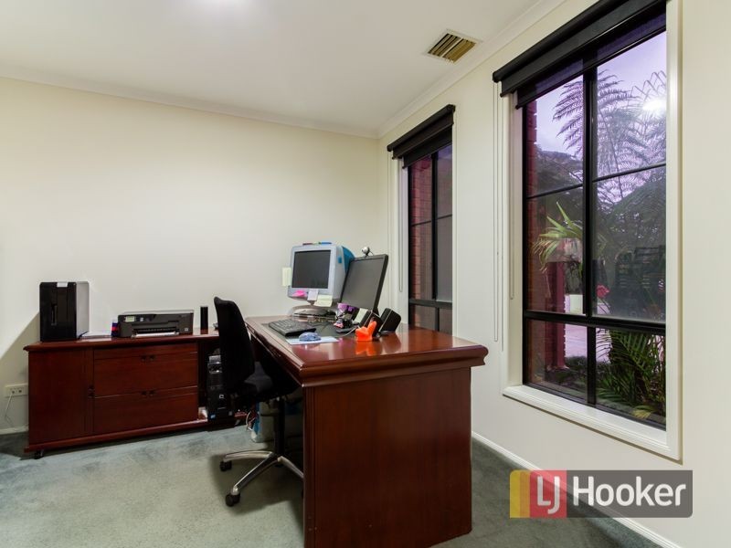 15 Pendle Close, Narre Warren South VIC 3805