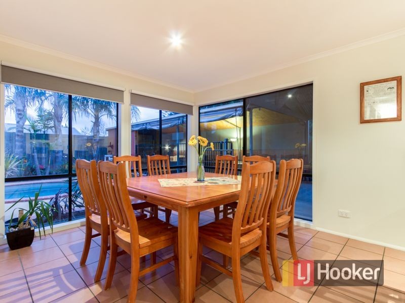 15 Pendle Close, Narre Warren South VIC 3805