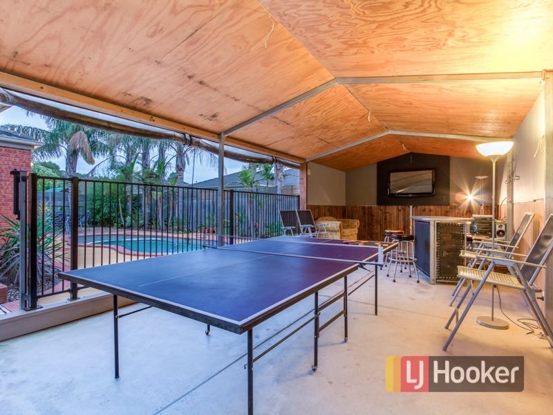 15 Pendle Close, Narre Warren South VIC 3805