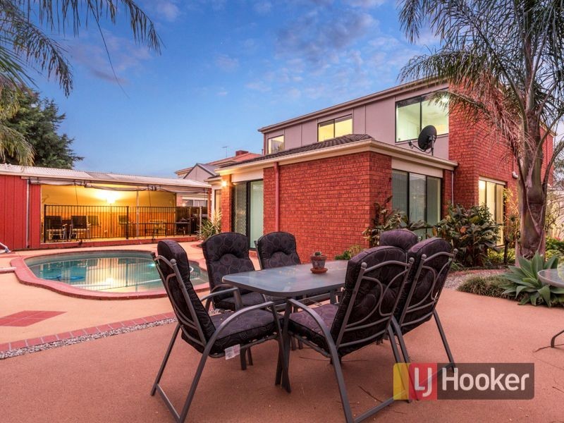 15 Pendle Close, Narre Warren South VIC 3805