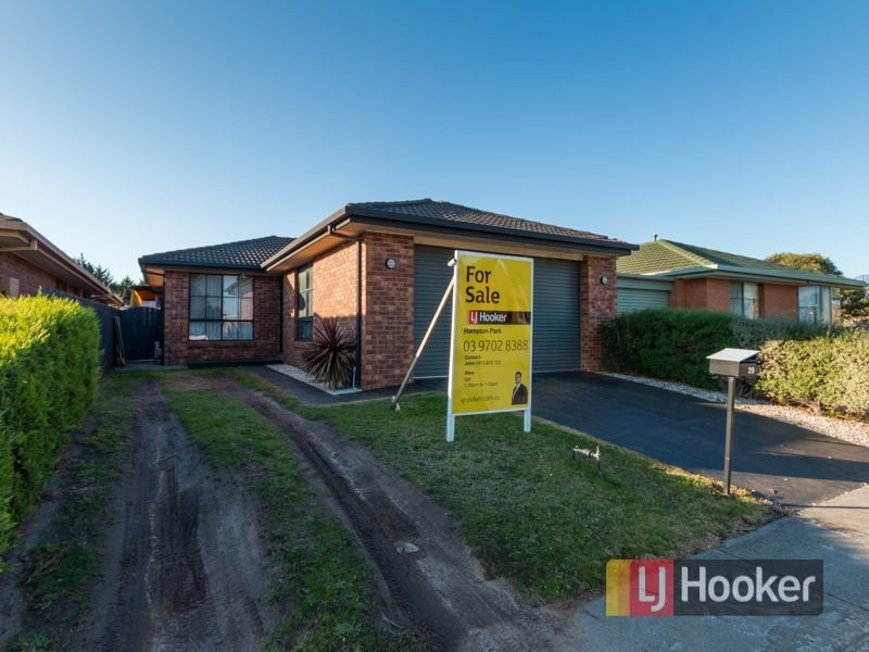 29 Lauren Drive, Hampton Park VIC 3976