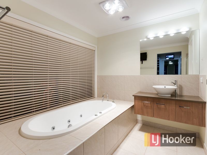 4 Silverstrand Street, Narre Warren South VIC 3805