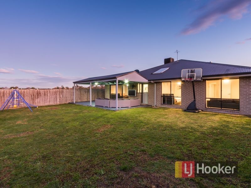 4 Silverstrand Street, Narre Warren South VIC 3805