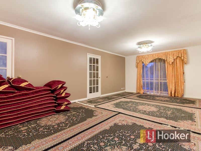 8 Bolwarra Court, Cranbourne VIC 3977