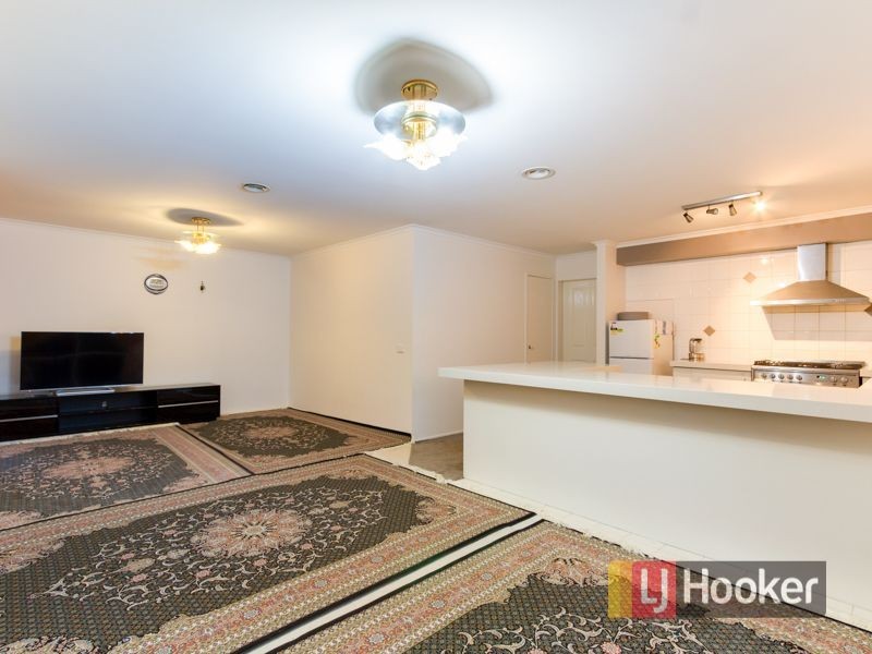 8 Bolwarra Court, Cranbourne VIC 3977