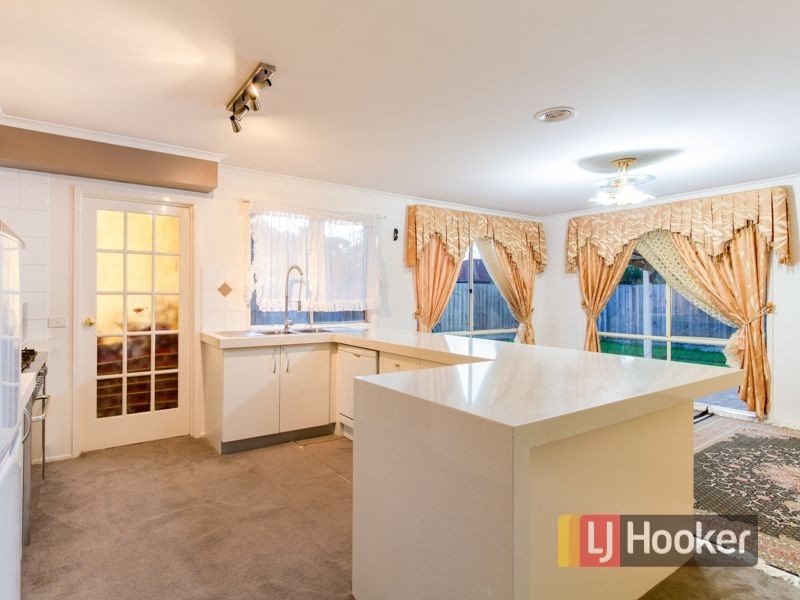 8 Bolwarra Court, Cranbourne VIC 3977