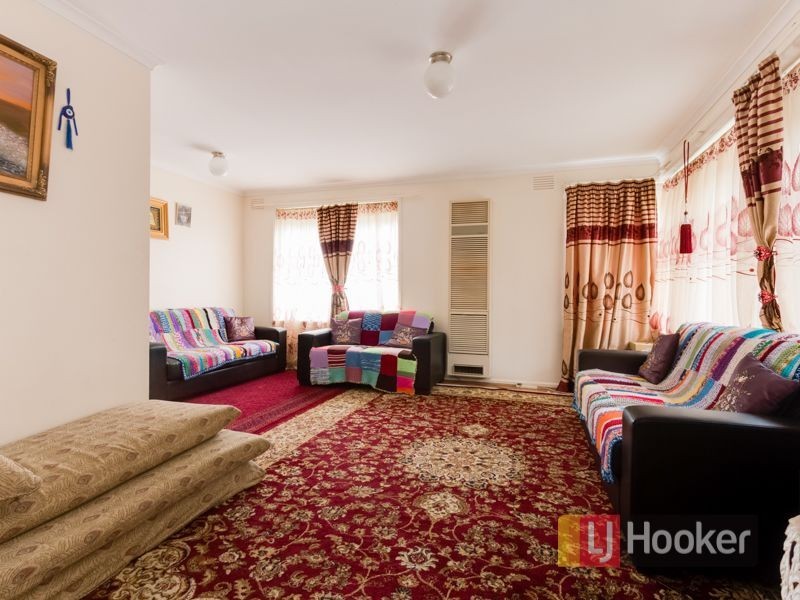 18 Mark Court, Hampton Park VIC 3976