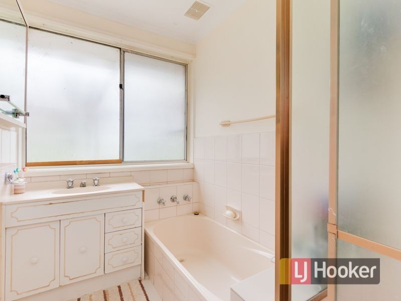 18 Mark Court, Hampton Park VIC 3976