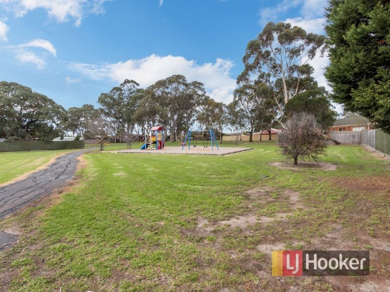 18 Mark Court, Hampton Park VIC 3976