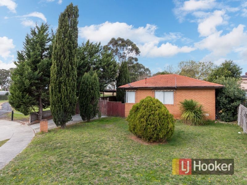 18 Mark Court, Hampton Park VIC 3976