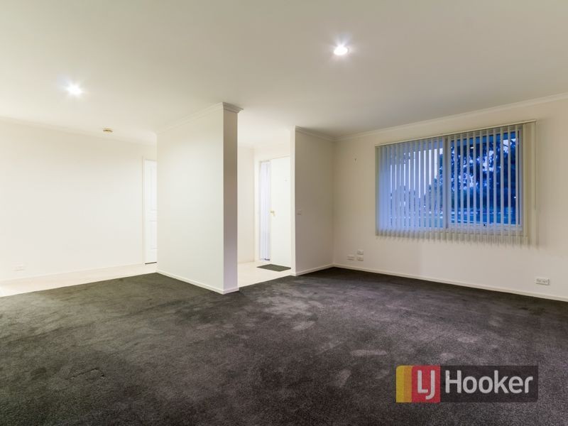 31 Lawless Drive, Cranbourne North VIC 3977