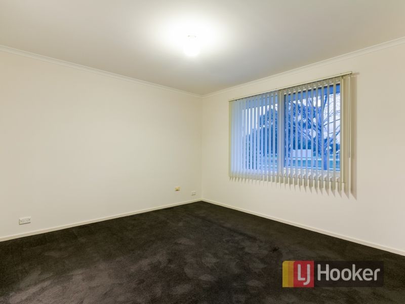 31 Lawless Drive, Cranbourne North VIC 3977