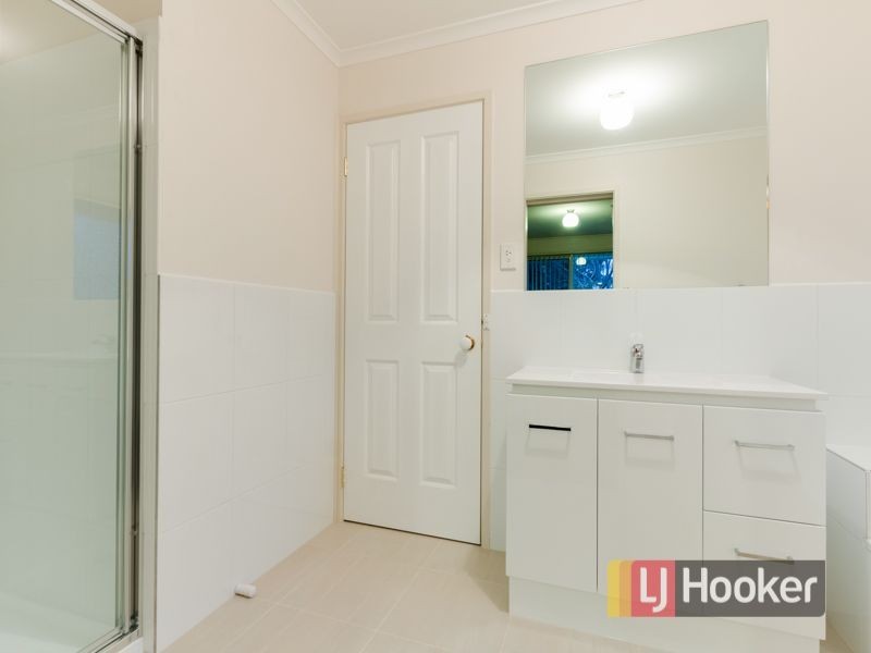 31 Lawless Drive, Cranbourne North VIC 3977