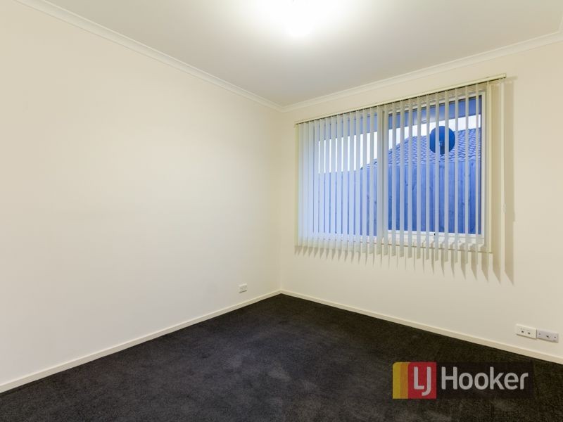 31 Lawless Drive, Cranbourne North VIC 3977
