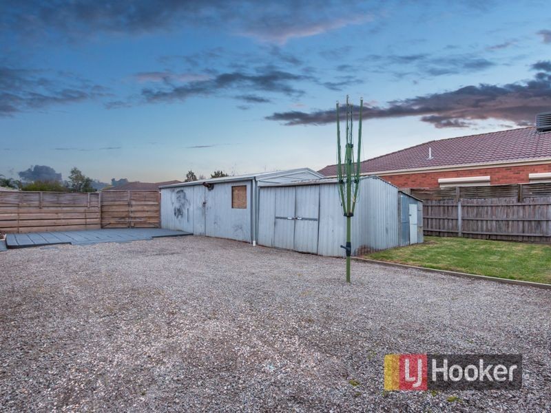31 Lawless Drive, Cranbourne North VIC 3977