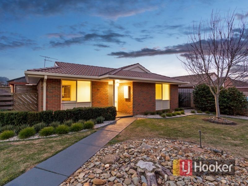 31 Lawless Drive, Cranbourne North VIC 3977