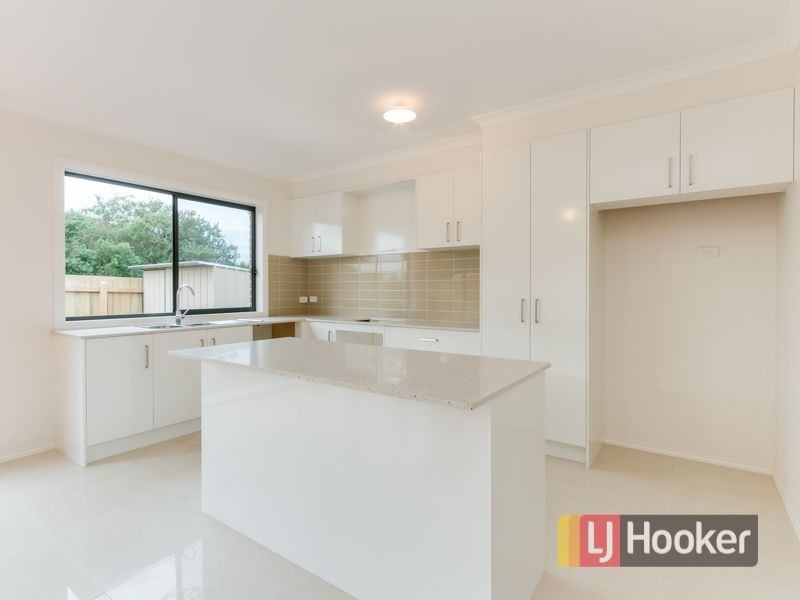2/10 Hayes Road, Hampton Park VIC 3976