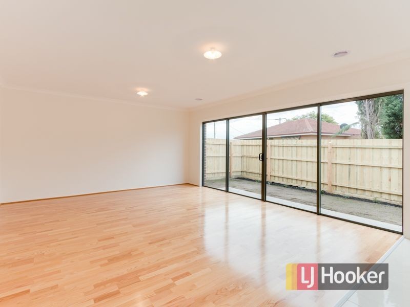 2/10 Hayes Road, Hampton Park VIC 3976