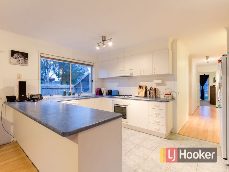 1 Brad Court, Cranbourne North VIC 3977