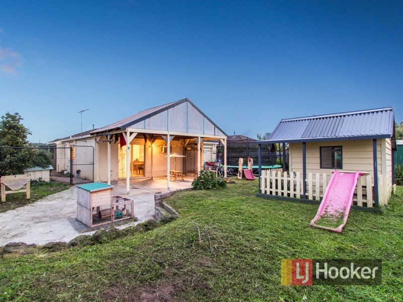 1 Brad Court, Cranbourne North VIC 3977