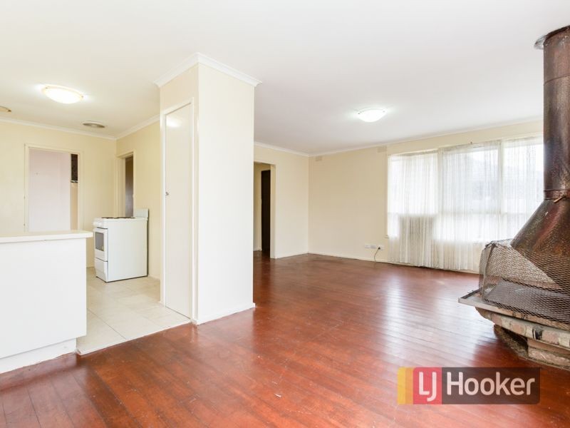 10 Fairbane Road, Cranbourne VIC 3977