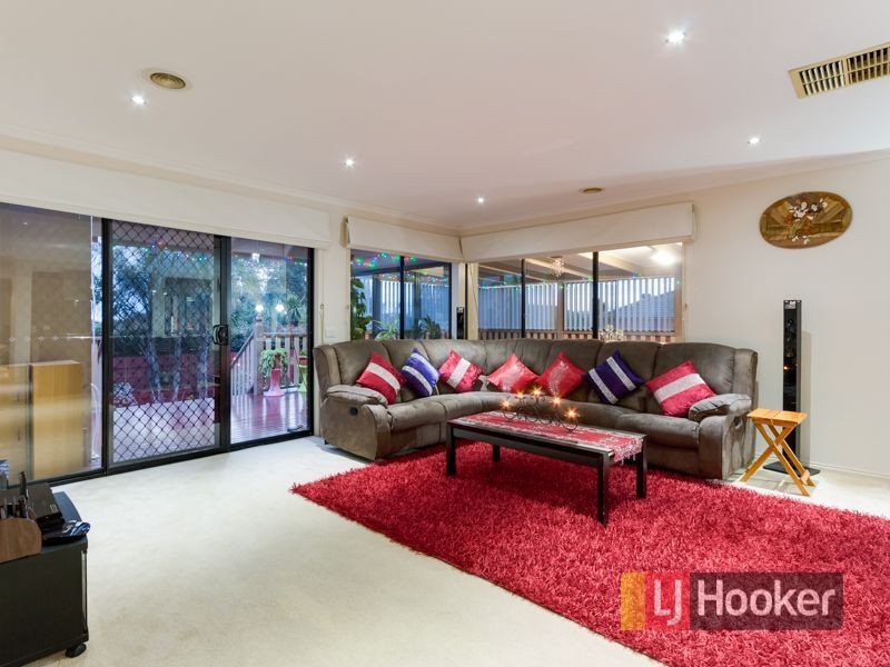 23 Sugarbush Drive, Lynbrook VIC 3975