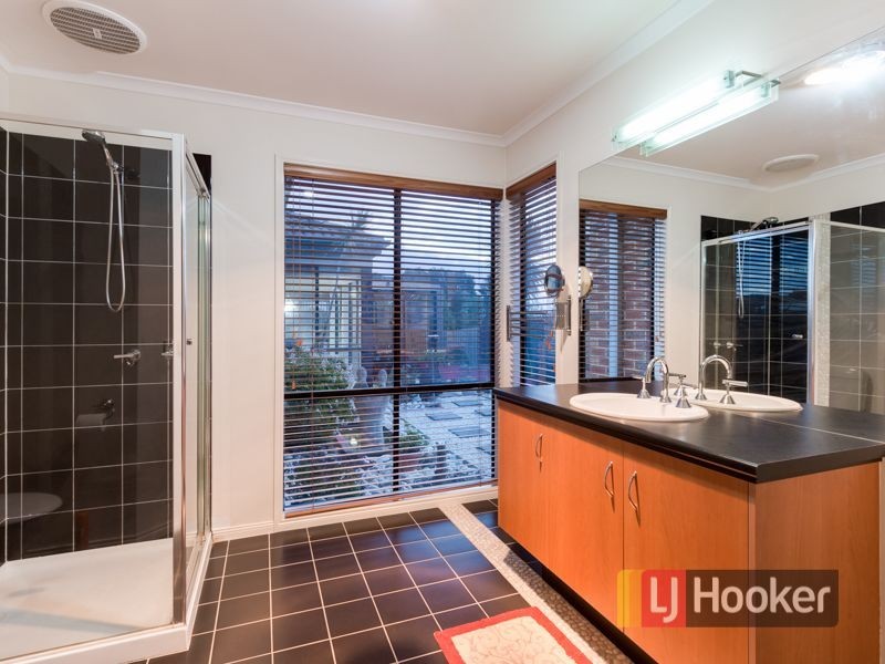 23 Sugarbush Drive, Lynbrook VIC 3975