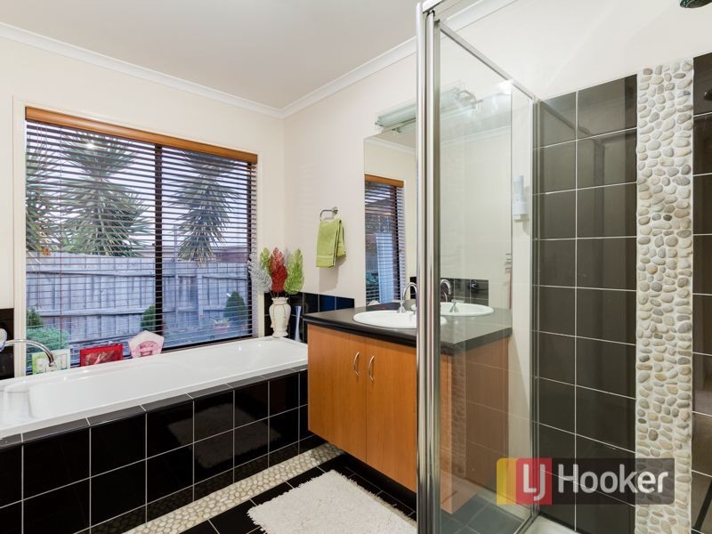 23 Sugarbush Drive, Lynbrook VIC 3975