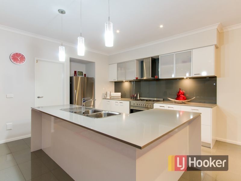 14 Gabitt Street, Cranbourne East VIC 3977