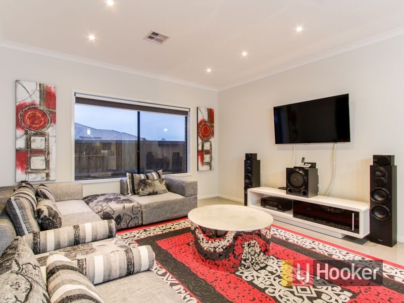 14 Gabitt Street, Cranbourne East VIC 3977