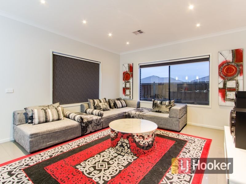 14 Gabitt Street, Cranbourne East VIC 3977