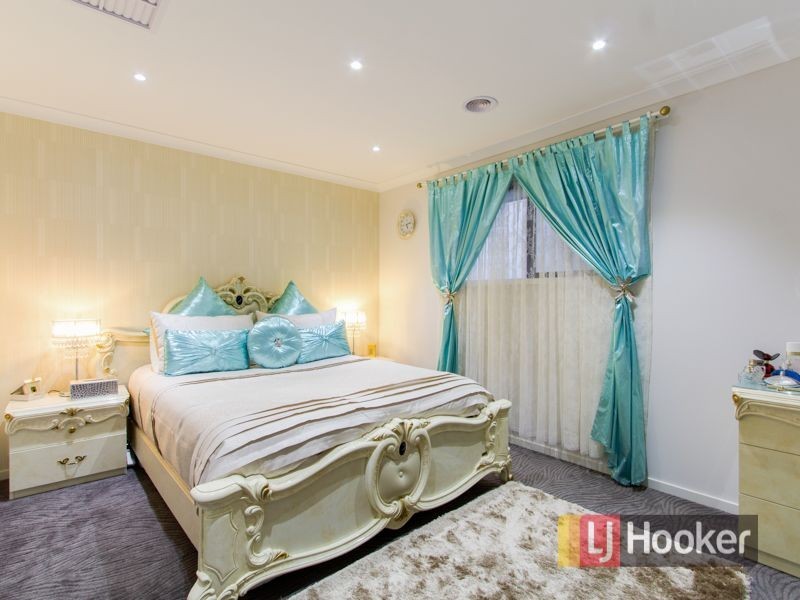 14 Gabitt Street, Cranbourne East VIC 3977