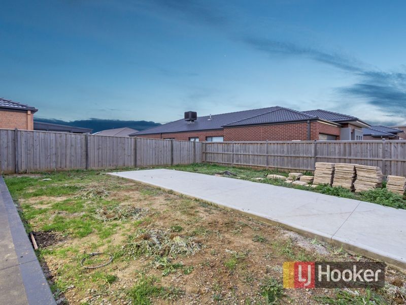 14 Gabitt Street, Cranbourne East VIC 3977