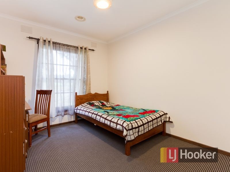 1 Oaktree Drive, Pakenham VIC 3810