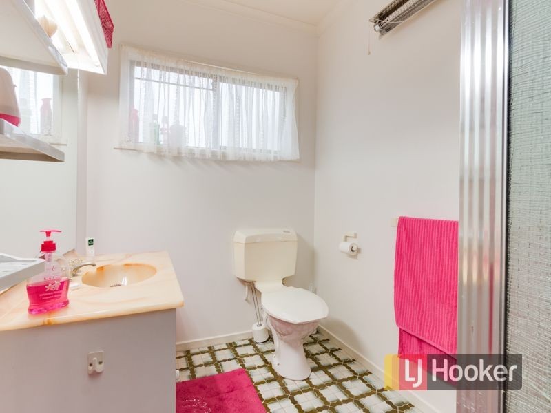 1 Oaktree Drive, Pakenham VIC 3810