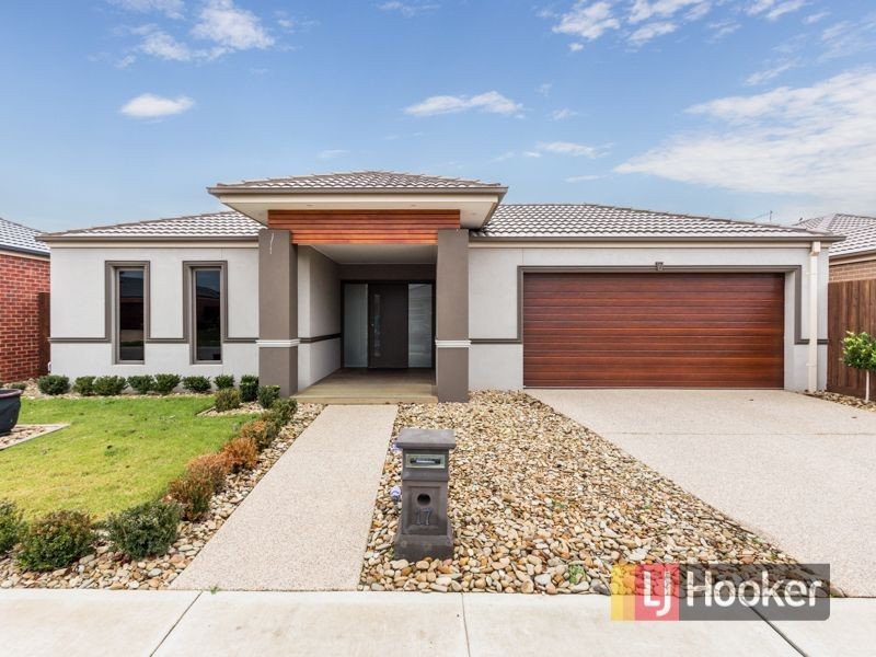17 Cadillac Street, Cranbourne East VIC 3977
