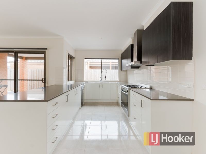 17 Cadillac Street, Cranbourne East VIC 3977