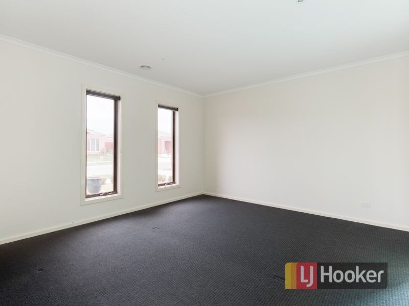17 Cadillac Street, Cranbourne East VIC 3977