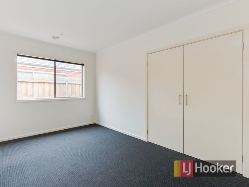 17 Cadillac Street, Cranbourne East VIC 3977