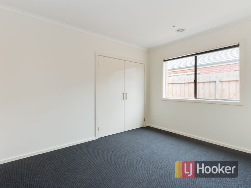 17 Cadillac Street, Cranbourne East VIC 3977