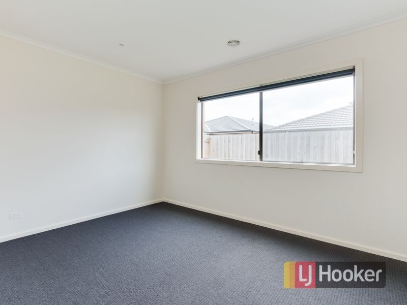 17 Cadillac Street, Cranbourne East VIC 3977