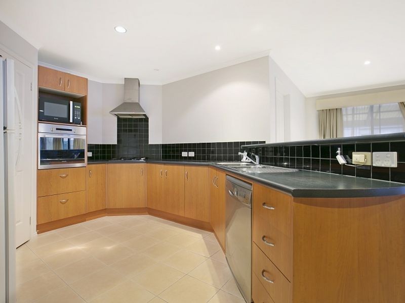 8 Hadley Circuit, Narre Warren South VIC 3805