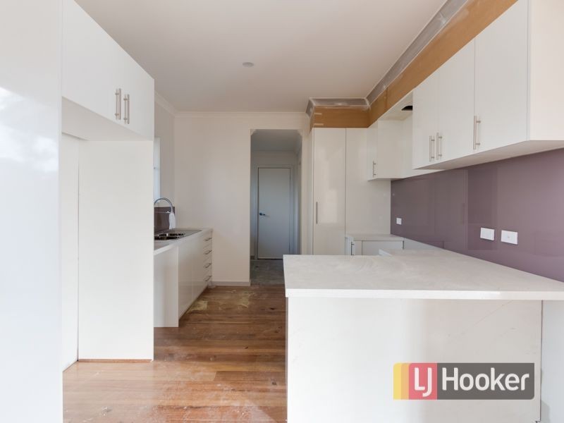 2/32 Millswyn Avenue, Hampton Park VIC 3976