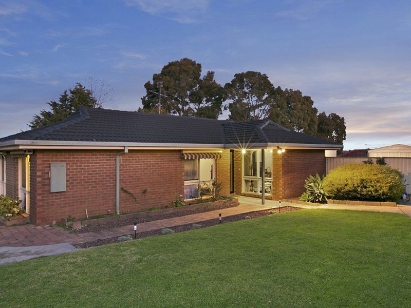 17 George Chudleigh Drive, Hallam VIC 3803